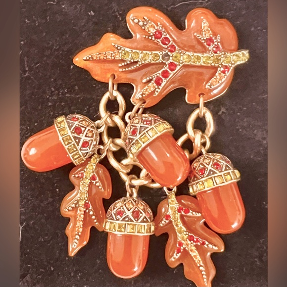 Heidi Daus 🆕 “Fall Festival” pin dangling acorns - Picture 10 of 10
